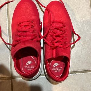 Nike everyday comfort shoe